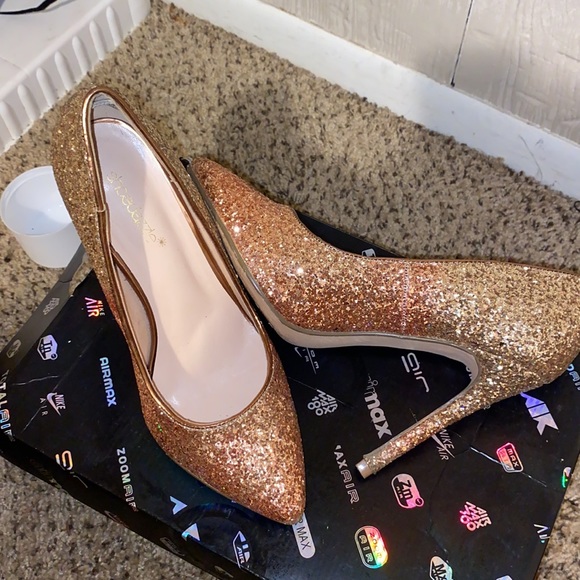 Shoedazzle Shimmer Heels 👠 - Picture 5 of 5